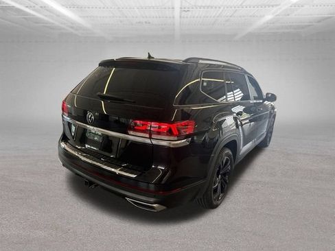 Used 2023 Volkswagen Atlas SE w/ Panoramic Sunroof Package FWD image 9