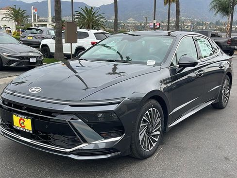 New 2025 Hyundai Sonata Limited image 12