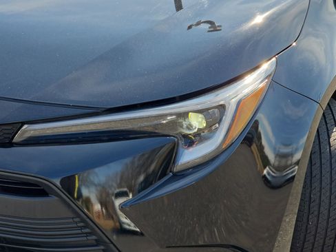 Used 2024 Toyota Corolla LE image 29