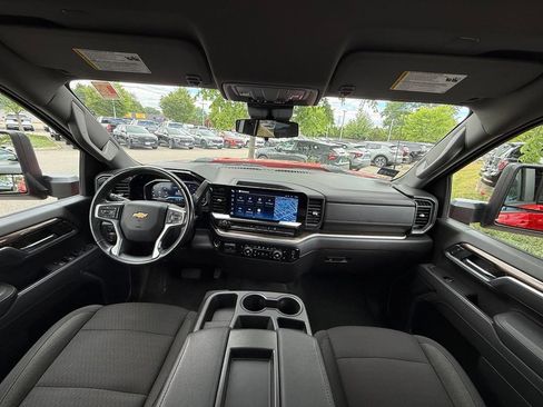 Used 2025 Chevrolet Silverado 2500 LT w/ Convenience Package AWD/4WD image 29