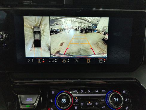 Used 2024 GMC Sierra 3500 AT4 w/ AT4 Premium Plus Package image 21