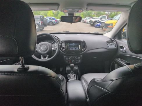 Used 2019 Jeep Compass Latitude FWD image 24
