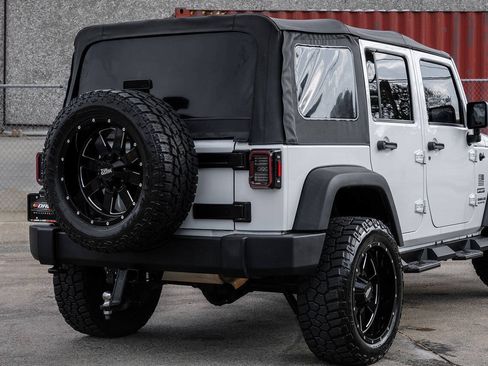 Used 2017 Jeep Wrangler Unlimited Sport w/ Quick Order Package 24S AWD/4WD image 11