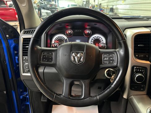 Used 2018 RAM 1500 SLT AWD/4WD image 15