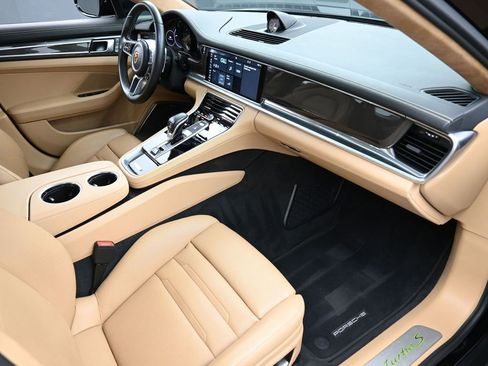 Certified 2018 Porsche Panamera Turbo S image 33