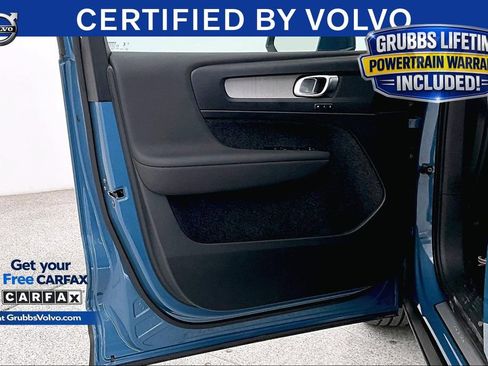 Certified 2025 Volvo XC40 B5 Core AWD/4WD image 21