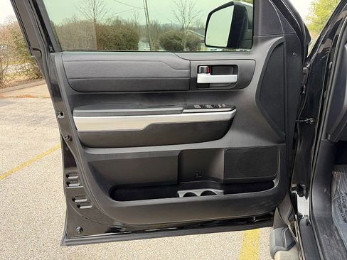 Used 2017 Toyota Tundra Limited image 11
