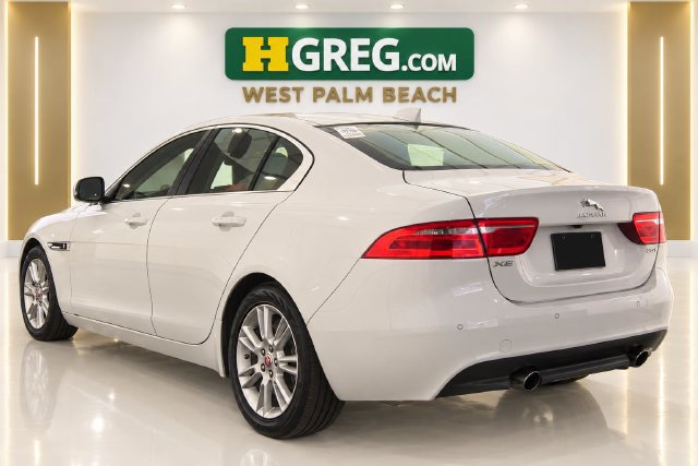 Used 2017 Jaguar XE Premium RWD image 2