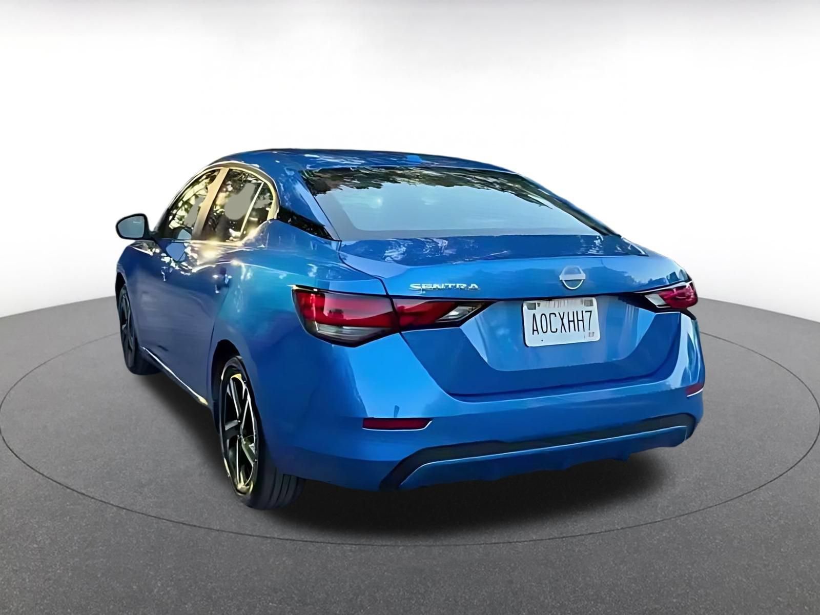 Used 2025 Nissan Sentra SV FWD image 10