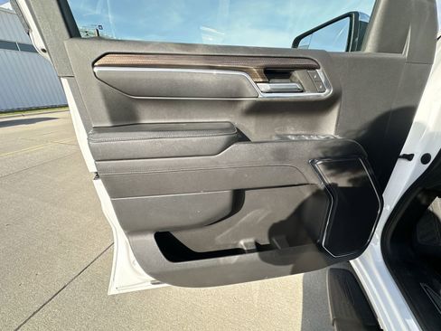 Used 2023 Chevrolet Silverado 1500 LT AWD/4WD image 21