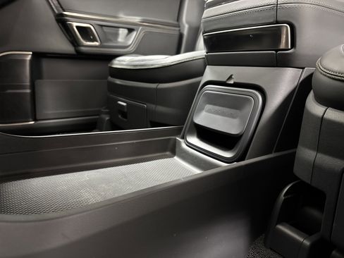 Used 2022 Rivian R1S Launch Edition image 33