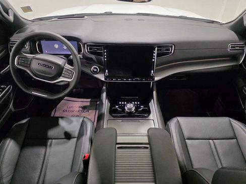 New 2025 Jeep Wagoneer L Series II w/ Convenience Group I AWD/4WD image 33