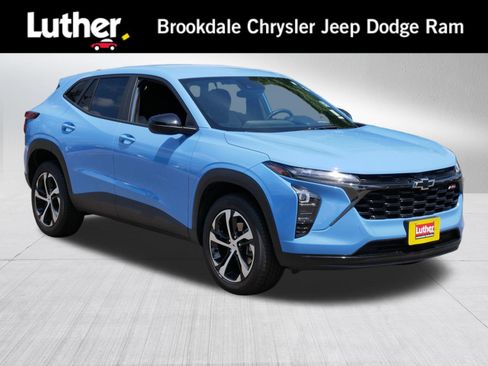 Used 2024 Chevrolet Trax RS w/ Driver Confidence Package FWD image 1