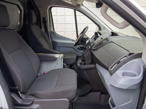 Used 2019 Ford Transit 250 130 Low Roof RWD image 18