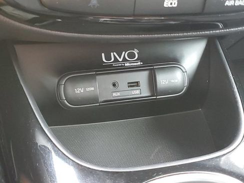 Used 2015 Kia Soul ! FWD image 28