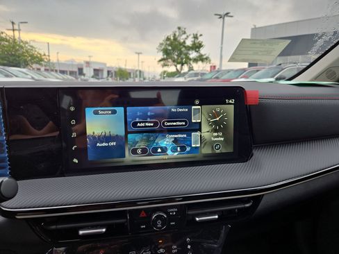 New 2025 Nissan Kicks SR FWD image 21