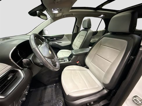 Used 2018 Chevrolet Equinox Premier image 22