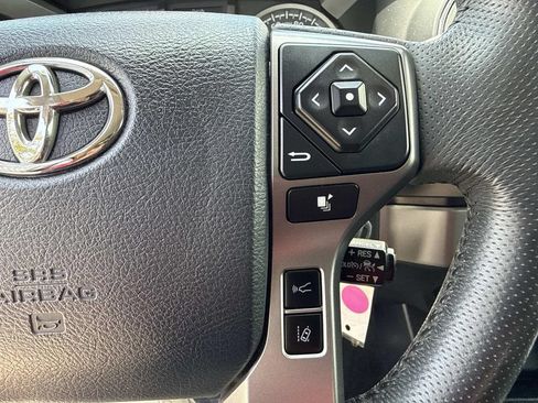 Used 2020 Toyota Tacoma SR5 w/ SR5 Appearance Package (SM) RWD image 33
