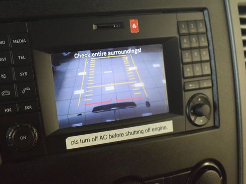 Used 2017 Mercedes-Benz Sprinter 2500 image 43