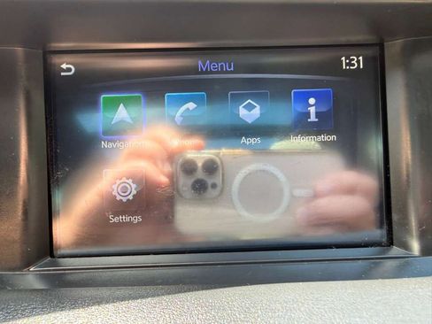 Used 2017 INFINITI QX30 Premium w/ Technology Package FWD image 30