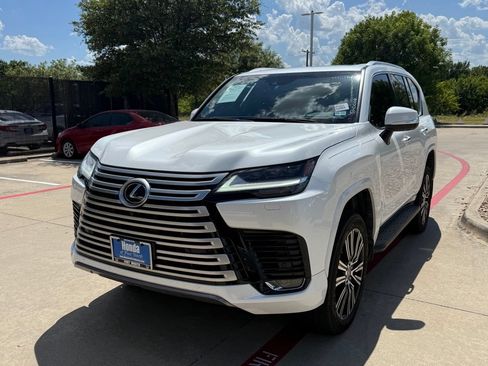 Used 2023 Lexus LX 600 4WD w/ Luxury Package image 1