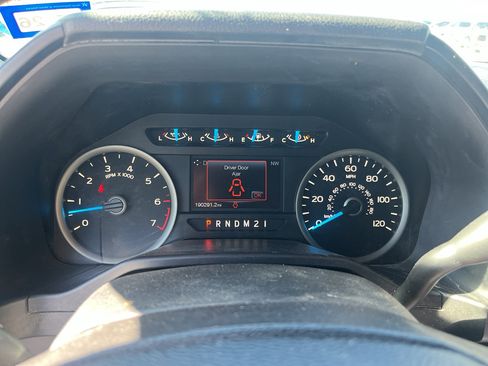 Used 2017 Ford F150 XLT w/ Equipment Group 302A Luxury image 5