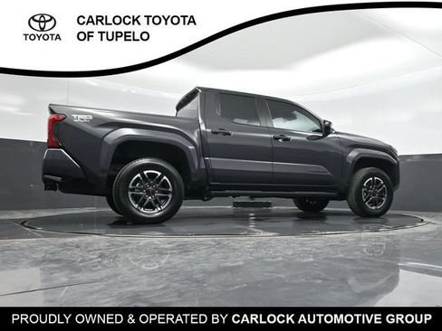 Used 2025 Toyota Tacoma TRD Sport AWD/4WD image 38