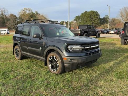 Used 2022 Ford Bronco Sport Outer Banks w/ Tech Package image 2