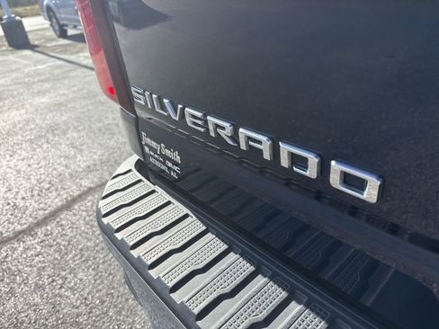 Certified 2022 Chevrolet Silverado 3500 LT w/ Convenience Package image 39