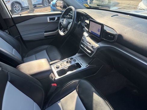 Used 2023 Ford Explorer XLT w/ Equipment Group 202A image 30