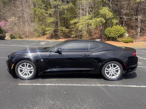 Used 2020 Chevrolet Camaro LT RWD image 4