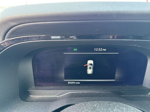 Used 2023 Nissan Pathfinder Platinum image 8