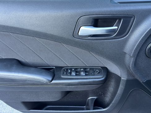 Used 2022 Dodge Charger SXT w/ Blacktop Package image 7