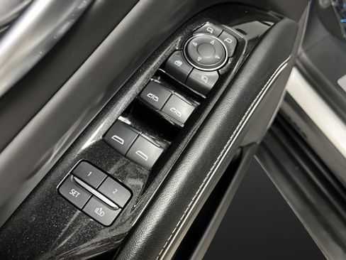 Used 2023 Cadillac Escalade ESV Sport Platinum w/ LPO, ONYX Package AWD/4WD image 21