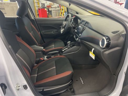 New 2025 Nissan Versa SR image 40
