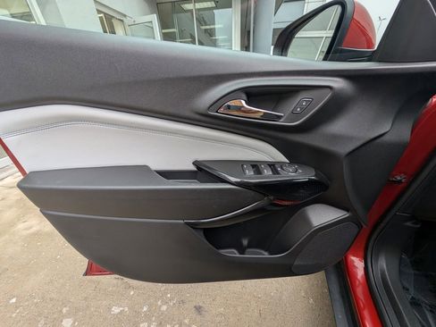 Used 2024 Chevrolet Trax LT w/ Driver Confidence Package image 31