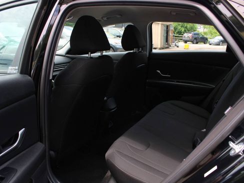 Used 2024 Hyundai Elantra SEL FWD image 25