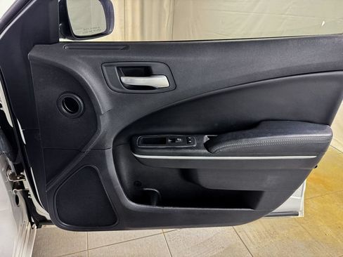 Used 2021 Dodge Charger SXT w/ Leather Interior Group RWD image 18