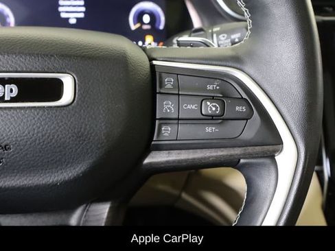 Used 2022 Jeep Grand Cherokee L Limited image 10