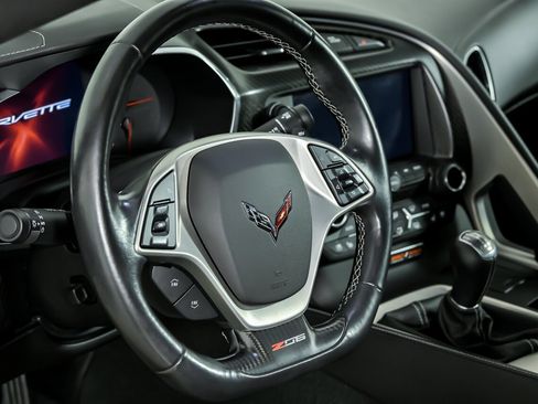 Used 2015 Chevrolet Corvette Z06 w/ 3LZ Preferred Equipment Group image 24