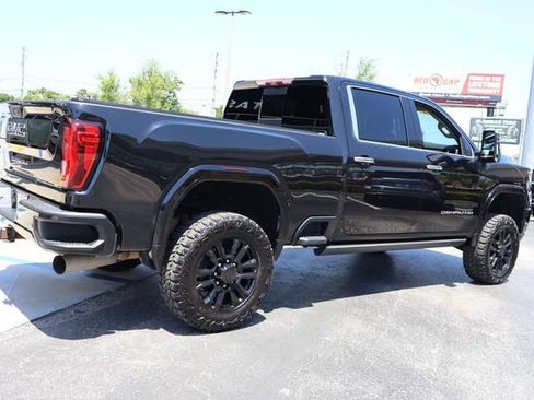 Used 2022 GMC Sierra 2500 Denali w/ Denali Black Diamond Edition AWD/4WD image 6