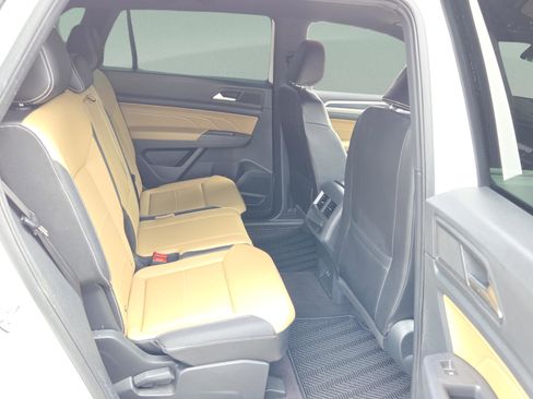 Used 2021 Volkswagen Atlas Cross Sport SE image 15