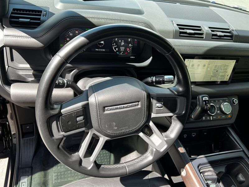 Used 2021 Land Rover Defender 110 X AWD/4WD image 33
