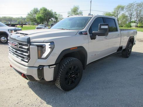 New 2026 GMC Sierra 3500 AT4 w/ AT4 Premium Plus Package AWD/4WD image 11