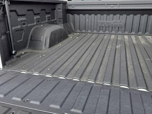 Used 2024 Chevrolet Silverado 1500 High Country w/ High Country Premium Package AWD/4WD image 8