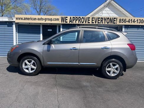 Used 2014 Nissan Rogue S w/ Convenience Package image 3