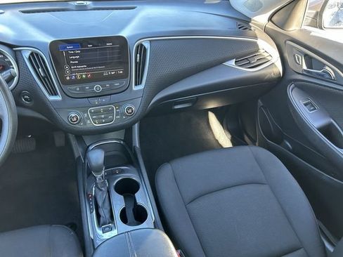 Used 2024 Chevrolet Malibu LT FWD image 17