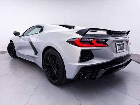 Used 2023 Chevrolet Corvette Stingray Premium Conv w/ Z51 Performance Package RWD image 2