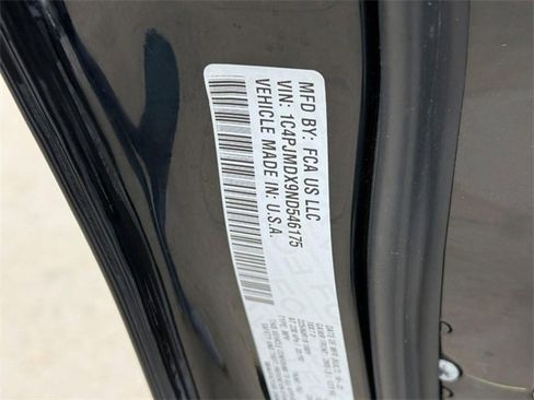 Used 2022 Jeep Cherokee Limited image 25