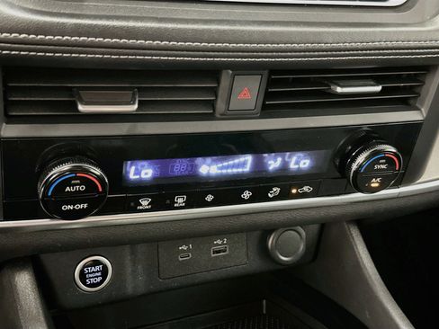 Used 2023 Nissan Rogue SV AWD/4WD image 23
